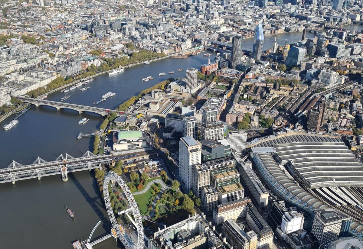 London helicopter sightseeing from Biggin Hill
