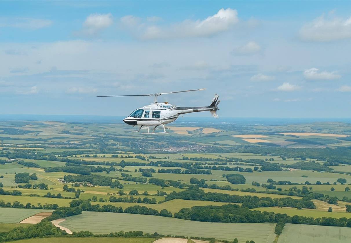 Chipping Norton helicopter rides from Enstone Airfield